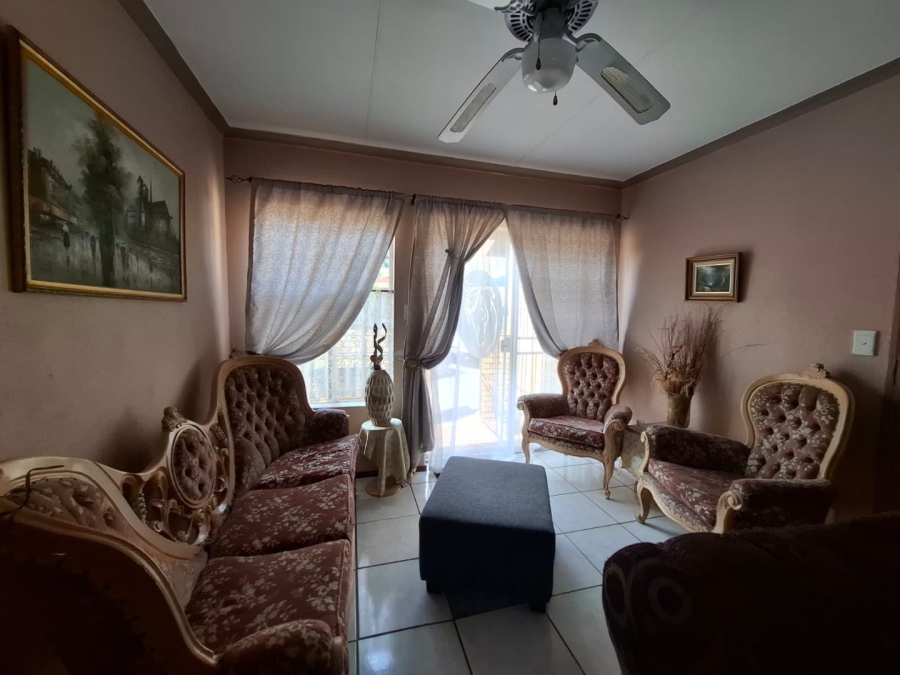 4 Bedroom Property for Sale in Safari Gardens North West